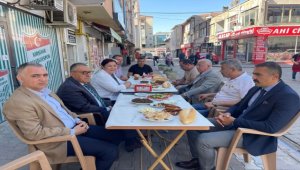 AK Parti ve MHP Kırşehir İl Başkanları, esnafla buluştu