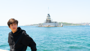 Alp Akar: “Setlerde edindiğim deneyim ve motivasyon, okulda da başarılı olmamı sağladı”