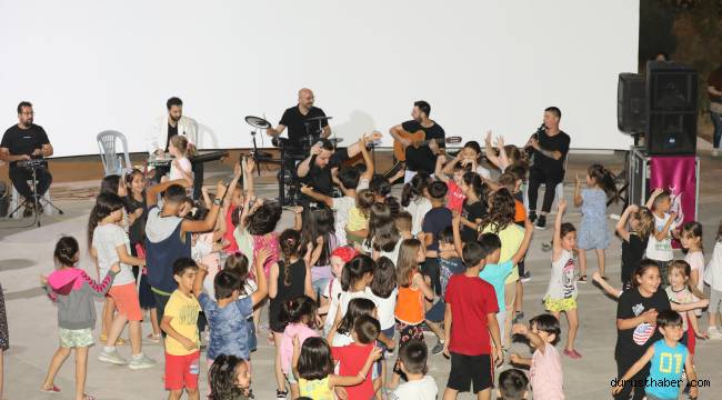 Amfi Tiyatro Çocuk sesleriyle şenlendi