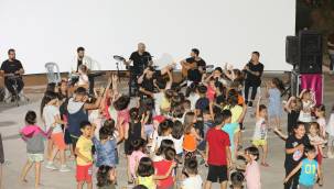 Amfi Tiyatro Çocuk sesleriyle şenlendi