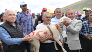 Başkan Büyükkılıç, Akkışla'da 