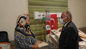 Başkan Büyükkılıç, Kahraman Gaziyi Hastanede Ziyaret Etti