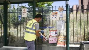 Başkent'te Çevre ve Görüntü Kirliliğine Geçit Yok: ABB İzinsiz Asılan Afişleri Kaldırıyor 