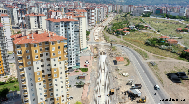 Büyükşehir'in Talas Yeni Raylı Sistem Hattı Üzerinde Yol ve Çevre Düzenleme Çalışmaları Sürüyor