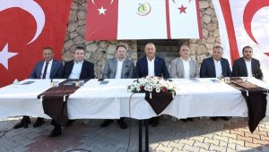 Çavuşoğlu: Rum tarafı, 'güven artırıcı adımlar' diye eski gündeme getirdikleri müzakereleri yeniden satmaya çalışıyor