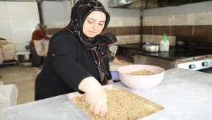 Çubuk'ta Kurban Bayramı dolayısıyla baklava mesaisi başladı