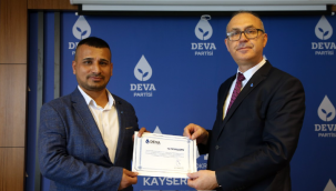 DEVA Partisi Kocasinan İlçe Başkanına Yetki Belgesini Verdi