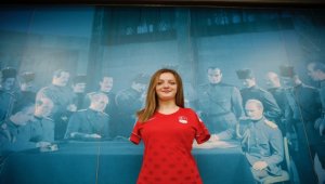 Dünya şampiyonu yüzücü Sümeyye Boyacı için Eskişehir'de karşılama töreni düzenlendi