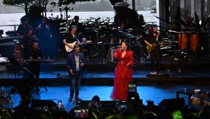 Festivalde ustalar geçidi