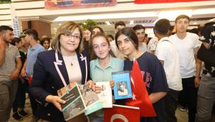 Gaziantep Büyükşehir'den Okul Kütüphanelerine 360 Bin Kitap 