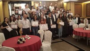 Genç Memur-Sen başarılı öğrencileri ödüllendirdi