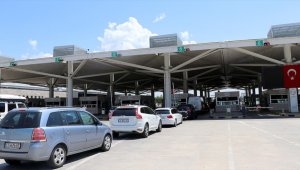 Gurbetçiler yıllık izinlerini geçirmek için baba ocağına geliyor