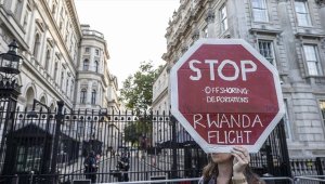 İngiltere, AİHM kararına rağmen sığınmacıları Ruanda'ya gönderme planında ısrarcı