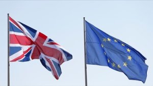 İngiltere'den, Kuzey İrlanda Protokolü'yle ilgili yasal süreç başlatan AB'ye tepki