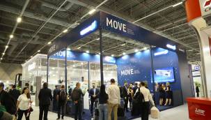 İnsanla el sıkışan 5 parmaklı insansı el yoğun ilgi gördü