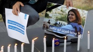 İsrail, gazeteci Ebu Akile'nin ölümünün 'hangi taraftan kaynaklandığının bilinemeyeceği' iddiasını yineledi