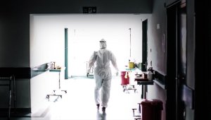 İstanbul'daki hastanelerde Kovid-19'un izleri siliniyor