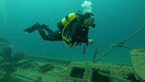 İtalyan konuklar, turizme açılan Çanakkale Savaşı batıklarına dalış yaptı