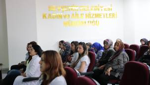 Kadın Kursiyerlere ''En İyi Narkotik Polis Anne'' Projesi Anlatıldı 