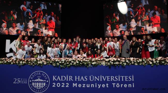 Kadir Has Üniversitesi’nden 2022 Mezunlarına Muhteşem Uğurlama