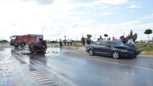 Karaman'da iki otomobilin çarpışması sonucu 4 kişi yaralandı