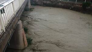 Kayseri’de etkili olan fırtına zor anlar yaşattı