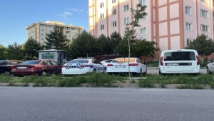 Kayseri'de bir genç arkadaşları tarafından bıçaklandı