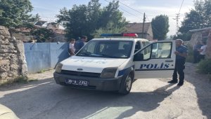 Kayseri'de evin bahçesindeki çöküntüde insan kemikleri bulundu