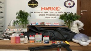 Kayseri'de uyuşturucu imalatı ve ticareti yaptığı iddia edilen zanlı yakalandı