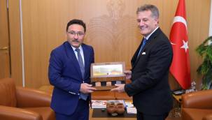 KKTC Bayındırlık ve Ulaştırma Bakanı Erhan Arıklı Vali Çiçek’i makamında ziyaret etti