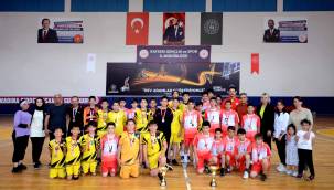 Kulüplü Minik Erkekler Hentbol Birinciliği Sona Erdi 