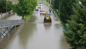 Kütahya ve Afyonkarahisar'da sağanak hayatı olumsuz etkiledi
