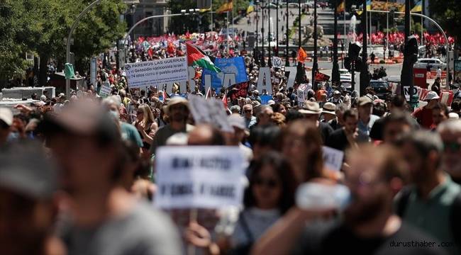 Madrid'de binlerce kişi NATO karşıtı gösteri yaptı