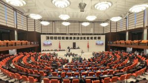 Meclis, Avukatlık Kanunu'nda değişiklik teklifi için mesaisini sürdürecek