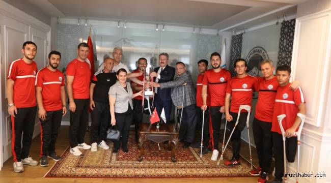 Melikgazi Belediye Başkanı Palancıoğlu, Şampiyonları ağırladı