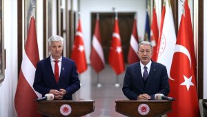 Milli Savunma Bakanı Akar, Letonyalı mevkidaşı Pabriks ile telefonda görüştü