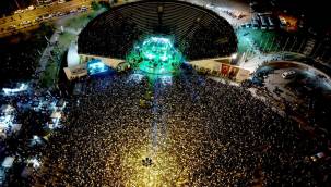 Öğrenciler, ‘İzmir Marşı’ tartışmasında son noktayı koydu  