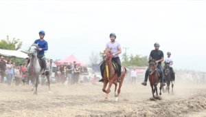 Osmaniye'de 10. Geleneksel Rahvan At Yarışları yapıldı