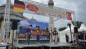 'Rafadan Tayfa' karakterleri Almanya'da tiyatro gösterisi sundu