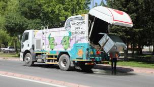 Talas'ta Konteynerlar Anında Yıkanıyor 