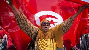 Tunus'ta yeni Anayasa için düzenlenecek referandum protesto edildi