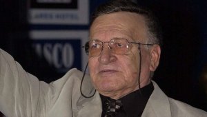 Türk sinemasının usta oyuncusu ve yönetmeni: Kartal Tibet