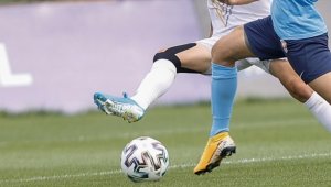 Turkcell Kadın Futbol Süper Ligi'nde şampiyon yarın İzmir'de belli olacak