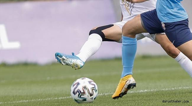 Turkcell Kadın Futbol Süper Ligi'nde şampiyon yarın İzmir'de belli olacak