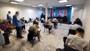 Türkiye'de okumak isteyen İranlı öğrenciler Tahran'da sınav heyecanı yaşadı