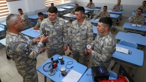 Vatani görevlerini yaparken meslek de öğreniyorlar