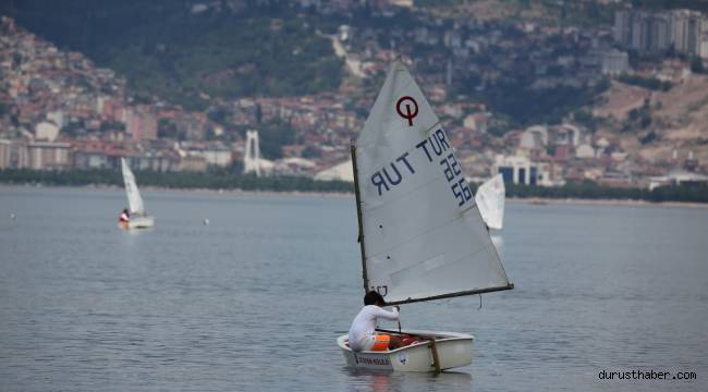 Yelken yarışlarında ödül heyecanı