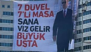 AK Parti'den pankartlı karşılama 