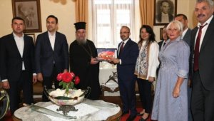 AK Parti Grup Başkanvekili Turan, Gökçeada Metropolithanesi'ni ziyaret etti