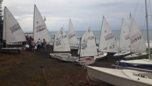 Akçaabat'ta festival kapsamında yelken yarışı yapıldı 